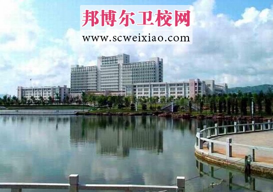 济宁医学院校园一角