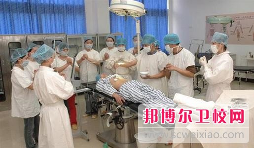 贵州贵阳护理职业学院还招农村医学的学生吗