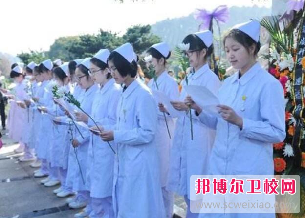 重庆2022年女生学卫校怎么样