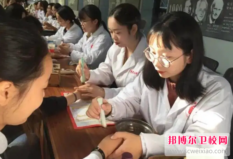 重庆2023年初中生可以去卫校吗