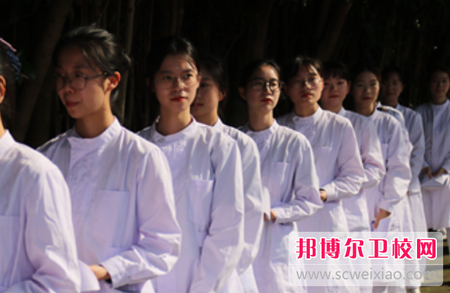 2023年重庆市卫生学校中级、高级护理专业介绍
