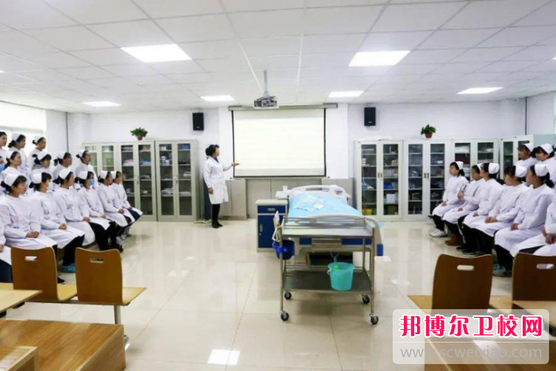 2023年如何报名陕西护理专业大专学校