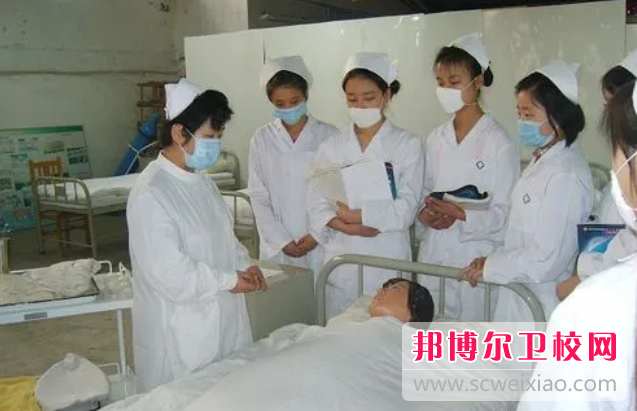 2023年如何报名重庆的护理专业