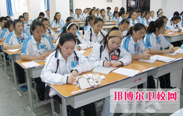 2023新疆排名前六的公办卫生学校名单