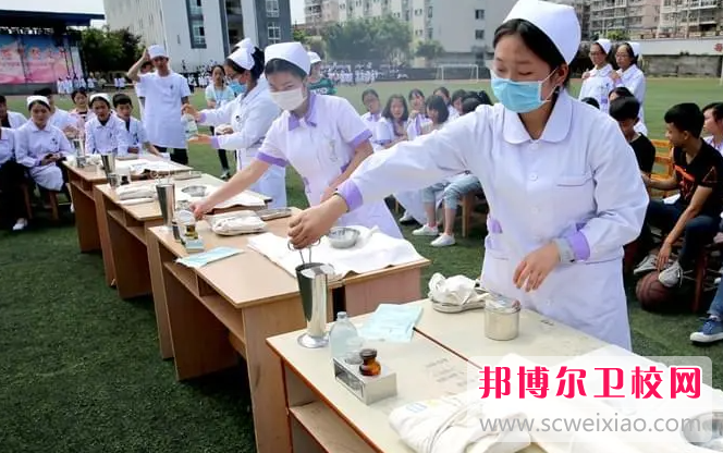 2023年重庆女生可不可以读护理学校