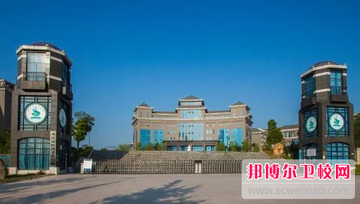 2023年重庆中学毕业读什么护理学校