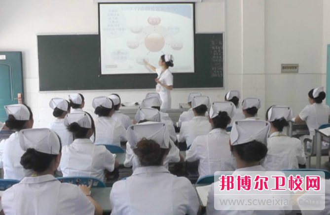四川2023年护理学校读几年