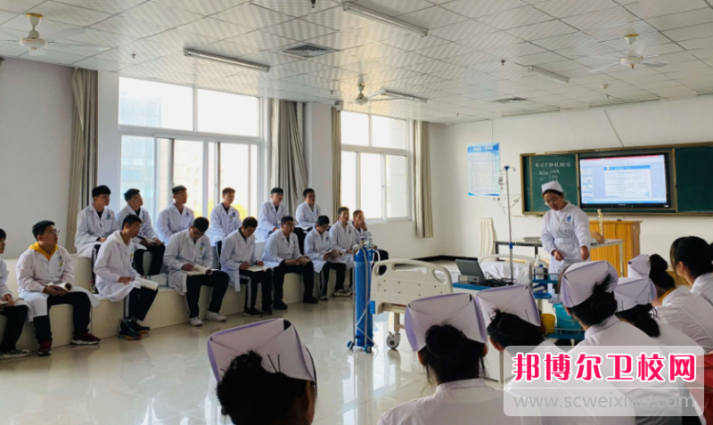 云南2023年护理学校中专升大专考什么
